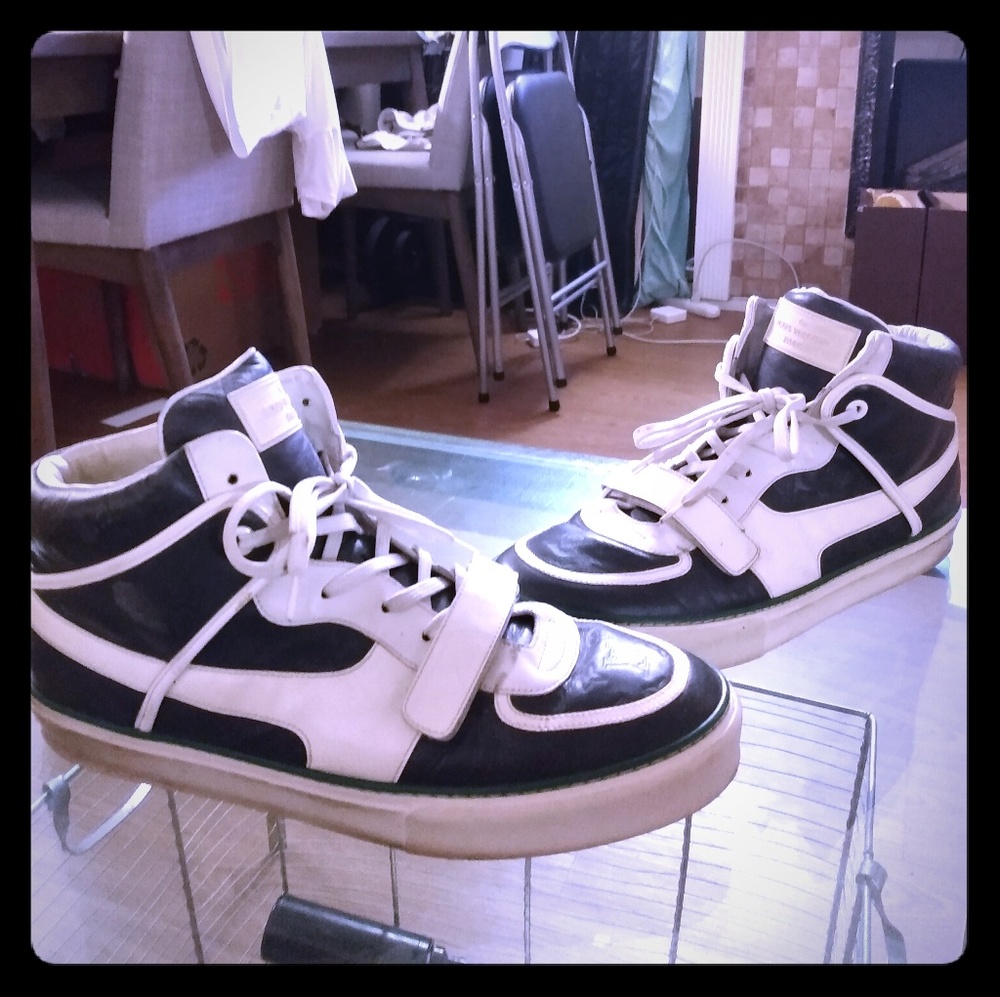 Lv sneakers